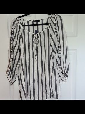 Adrienne Vittadini Black & White Vertical Stripe Peasant Tunic